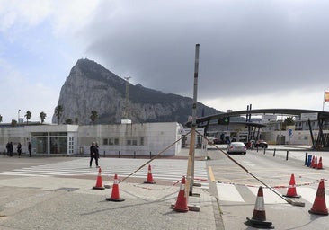 El Gobierno remite 1.000 folios en inglés con una breve carta para informar a los alcaldes del acuerdo sobre Gibraltar