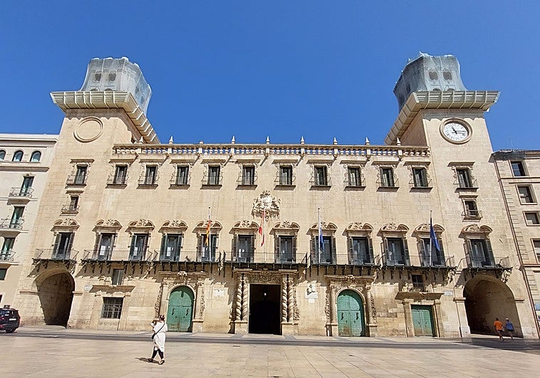 Una sentencia avala al Ayuntamiento de Alicante en su suspensión de licencias para viviendas turísticas