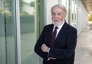 Jaime Mayor Oreja: «ETA gobernará País Vasco y Navarra en año y medio»