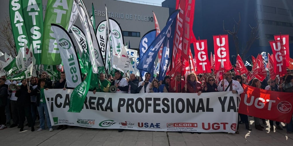 El bloqueo de la carrera profesional desgasta a García-Page entre los profesionales de la sanidad pública