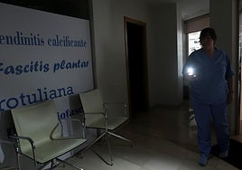El barrio de Santiago, del Casco de Córdoba, sufre un apagón desde las siete de la tarde