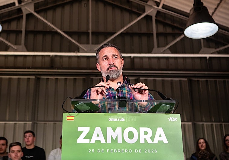 El PP cree que hay irregularidades en los contratos del candidato socialista a la Junta y Abascal habla de «mafia»