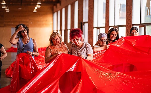 Creación colectiva del Día de la Mujer “Cueva Roja” (en alusión a Covarrubias)