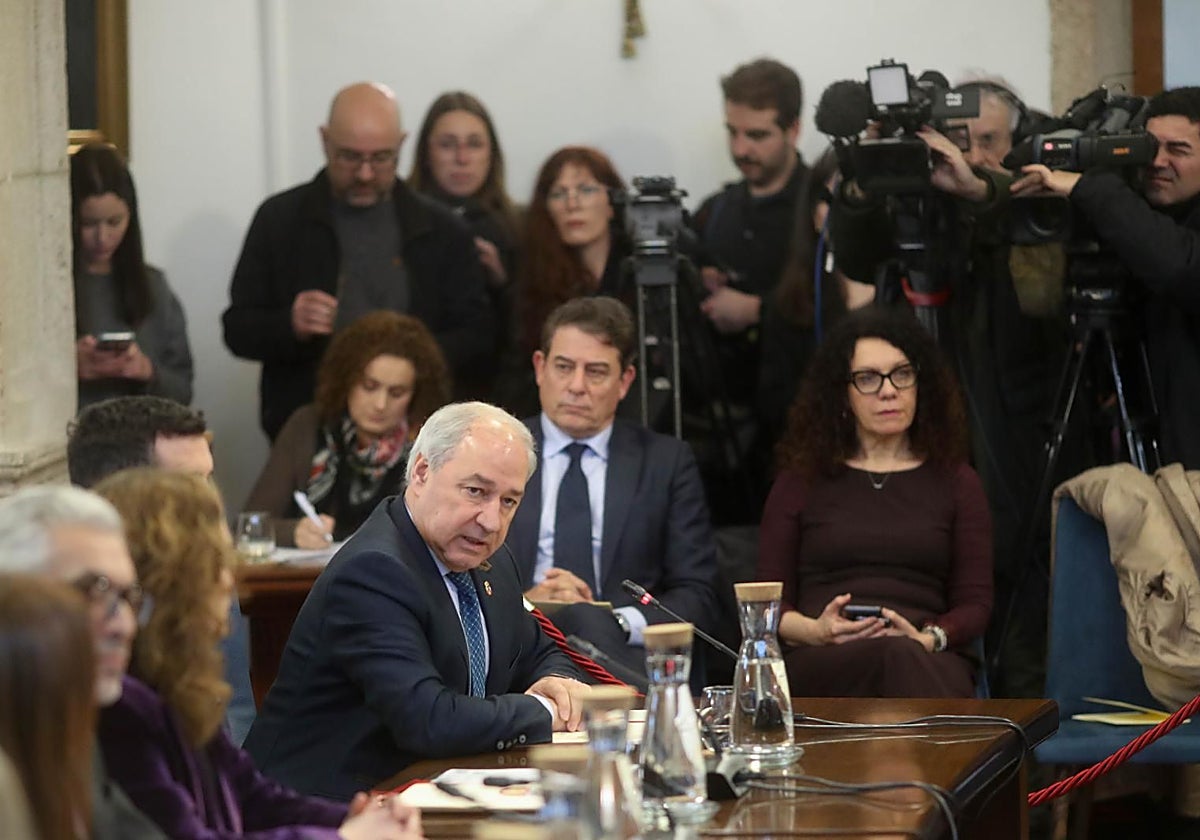 El PSOE sostiene a Tomé como alcalde e Monforte pese a la querella de la Fiscalía por acoso sexual