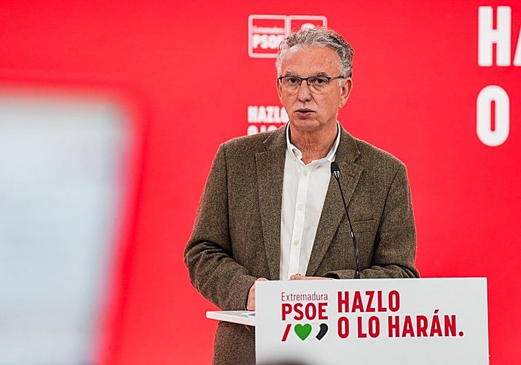 El presidente de la comisión gestora del PSOE de Extremadura, José Luis Quintana