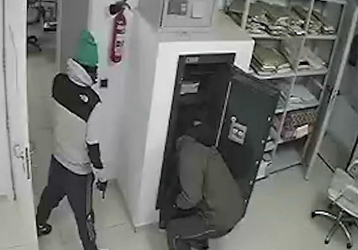 El golpe más disparatado de Juan Carlos y el Flaco, dos atracadores al borde de la jubilación