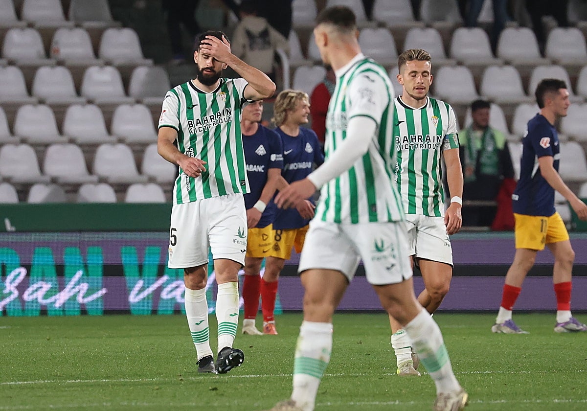 Ocho goles en la primera media hora: el Córdoba hace aguas en los últimos tres partidos