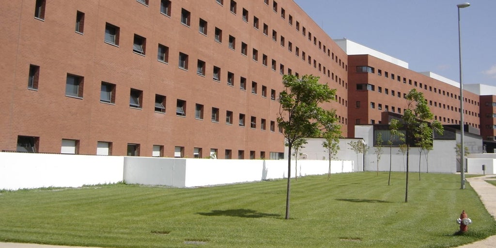 Herido grave un trabajador tras quedar atrapado en una máquina fresadora en Viso del Marqués