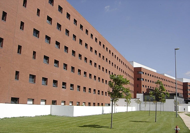 El trabajador fue trasladado en una UVI al hospital de Manzanares y de ahí derivado al Universitario de Ciudad Real.
