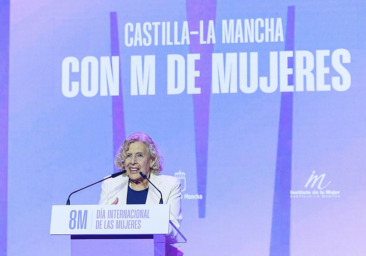 Manuela Carmena: «La Constitución reconoce la igualdad, pero tiene que ser real»