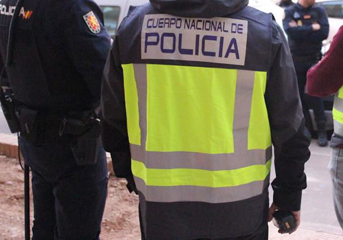 Cuatro jóvenes implicados en un doble apuñalamiento en la plaza del Ayuntamiento de Valencia