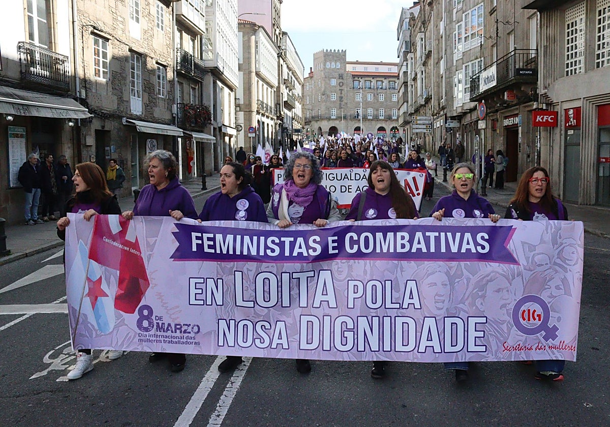 Miles de mujeres salen a la calle en Galicia en el 8M para reclamar igualdad