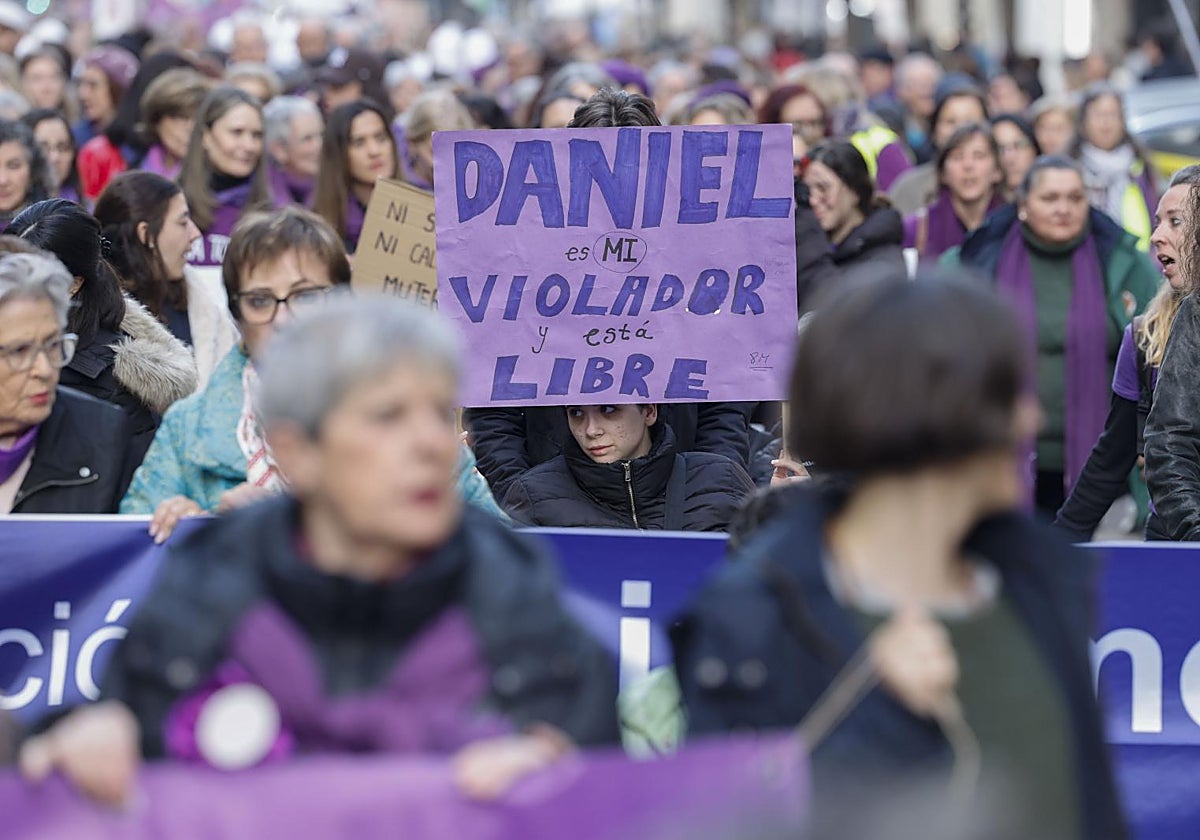  No a la guerra  y más contundencia para acabar con la violencia machista en el 8M de Valencia