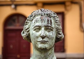 El Ayuntamiento de Madrid ve «incomprensible» la vandalización del busto de Clara Campoamor