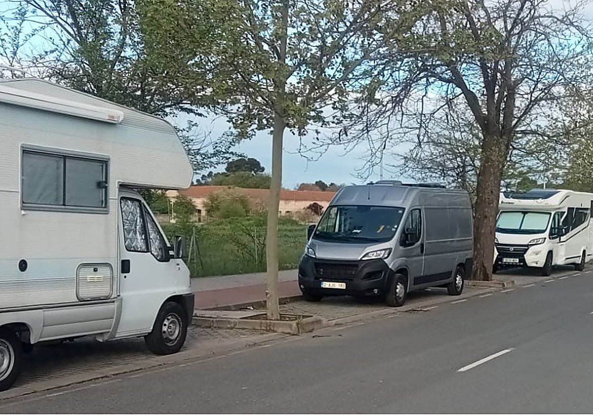 PSOE de Toledo critica un parking de autocaravanas en Vega Baja y PP pide dar vida a «un espacio sin uso»