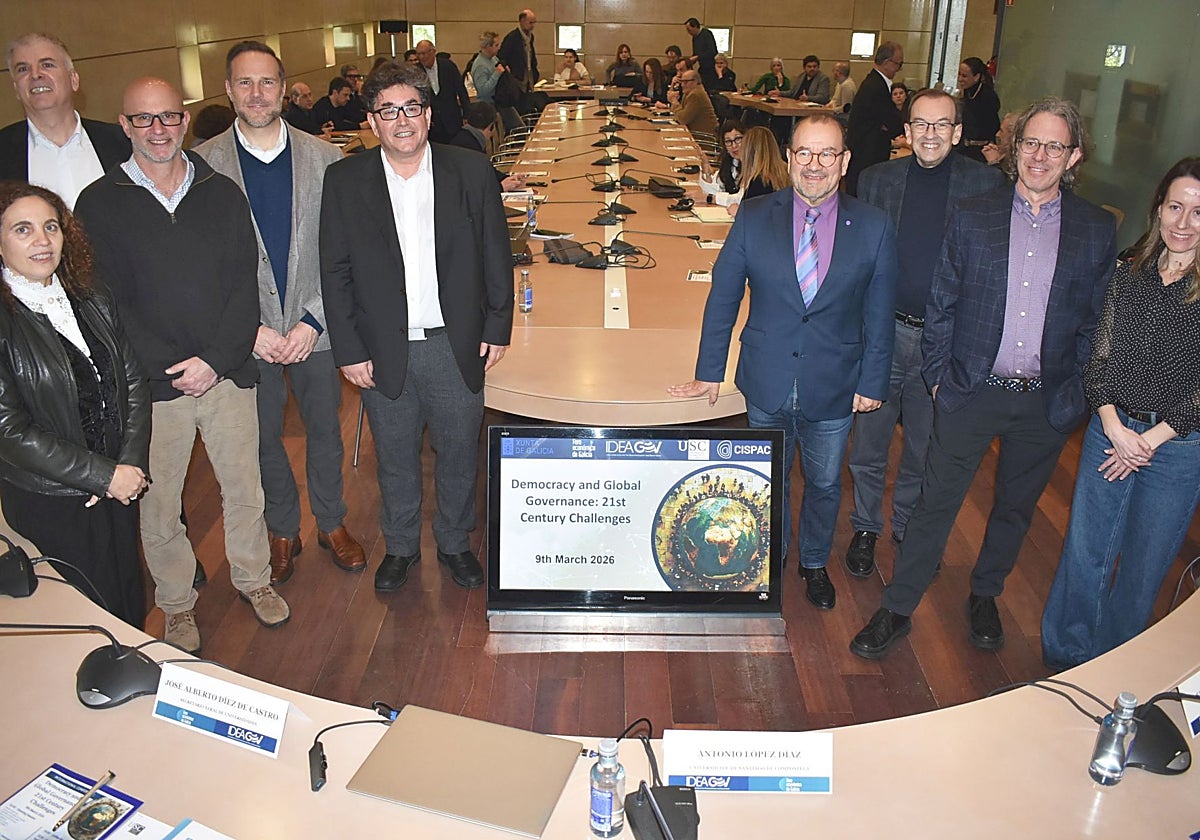 Politólogos advierten del riesgo de que la IA genere información política en el actual contexto