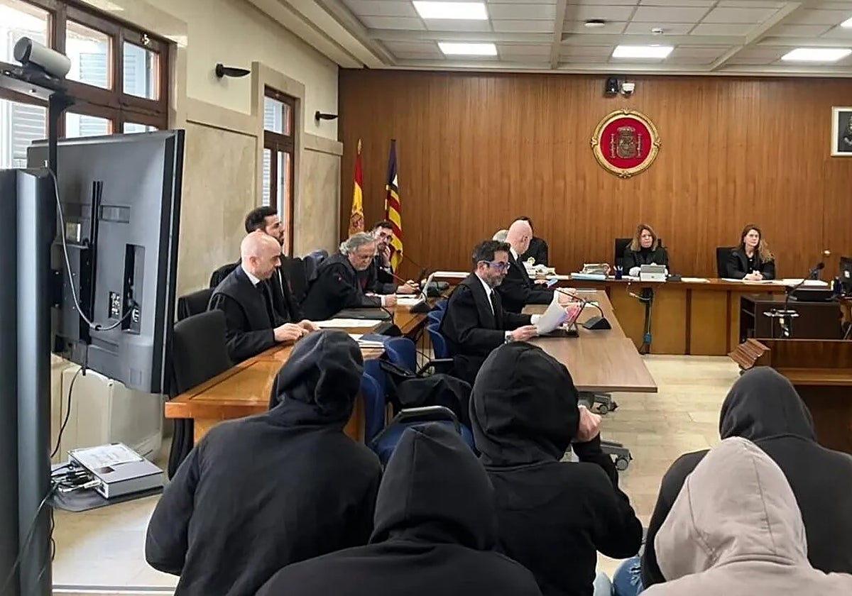 Condena de 72 años de cárcel para la manada de Magaluf por la violación de una turista en agosto de 2023
