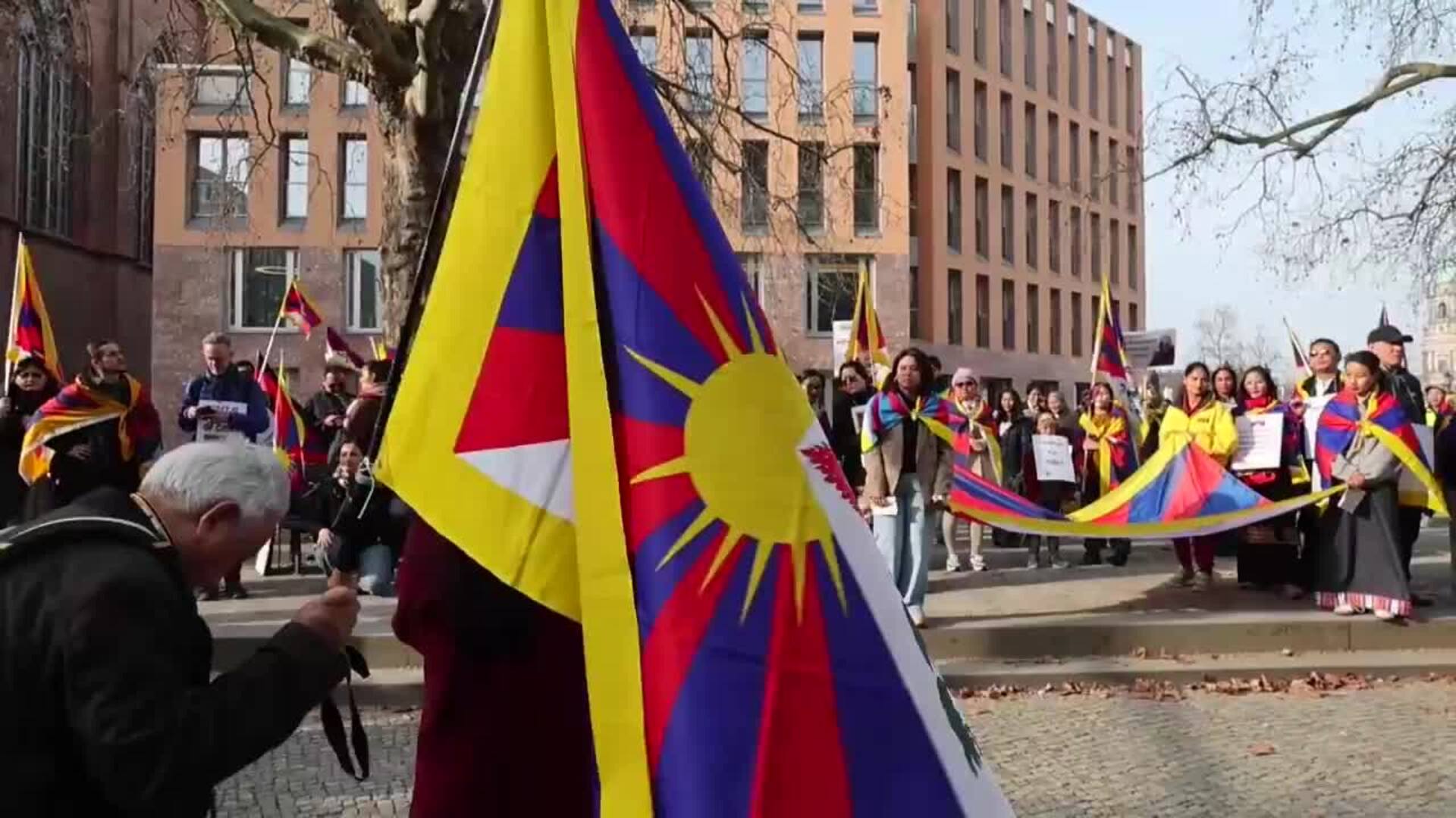 Activistas se manifiestan en Berlín para conmemorar el Día del ...