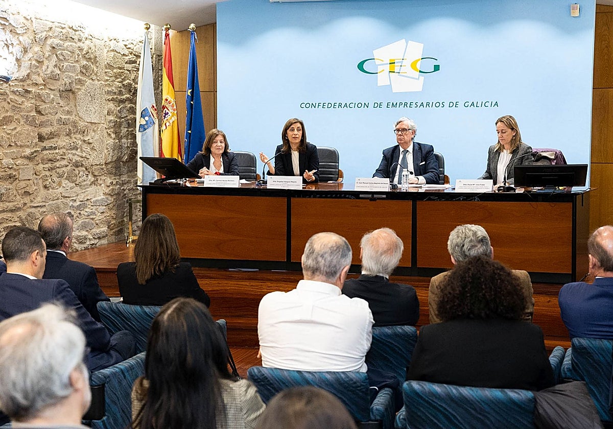 Xunta y patronal unen fuerzas frente a la reforma del Reglamento de Costas