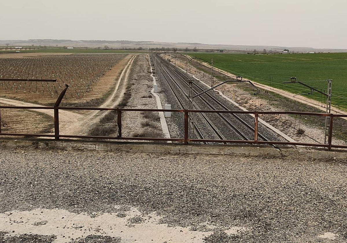 La Plataforma de La Mancha denuncia el mal estado de los puentes sobre las vías del tren en Tembleque y El Romeral