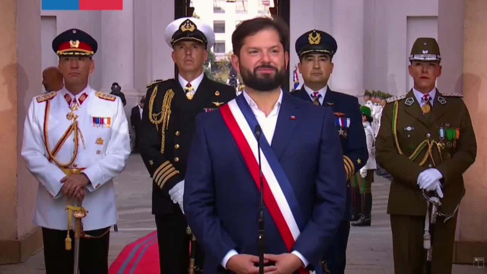 Gabriel Boric se despide de la Presidencia tras abandonar La Moneda con ...