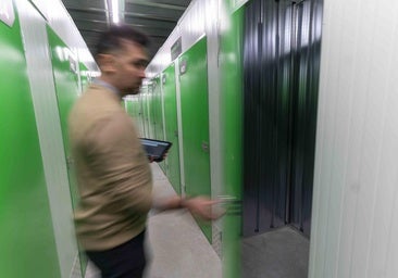 Familias con pisos pequeños y el comercio online disparan el negocio de trasteros en Madrid