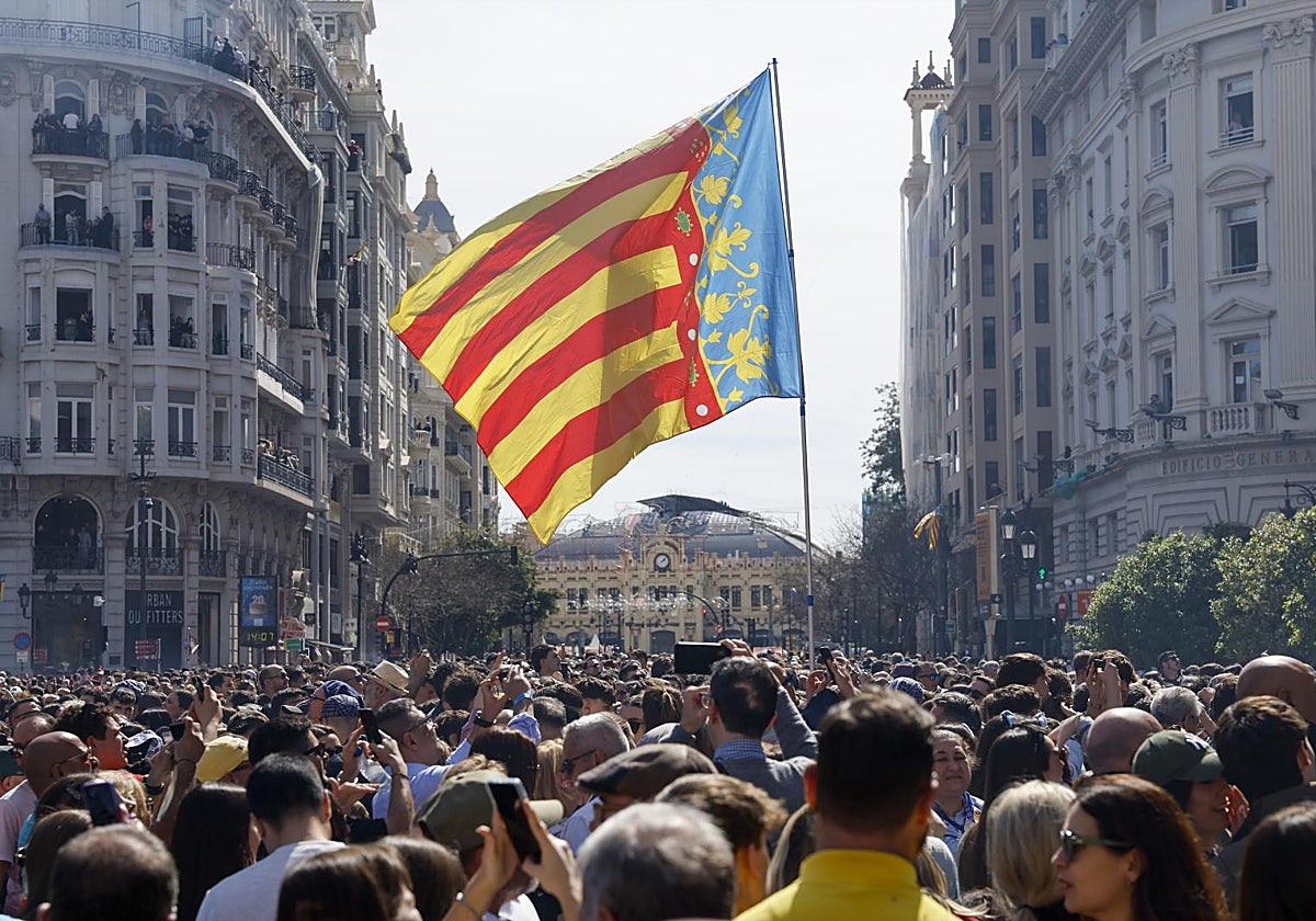 Catalá pide que la Policía Nacional avale la llegada de los trenes de la mascletà