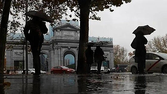 La Aemet lanza un aviso a Madrid por el tiempo que llega: lluvias, frío y nieve en las próximas horas