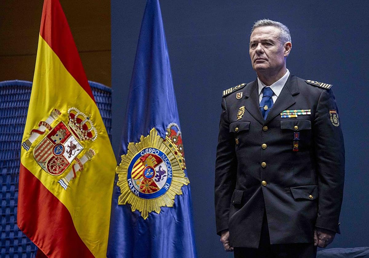 El nuevo DAO reafirma su apoyo a las víctimas de su predecesor pero avisa de que sospechar de toda la Policía es «peligroso»