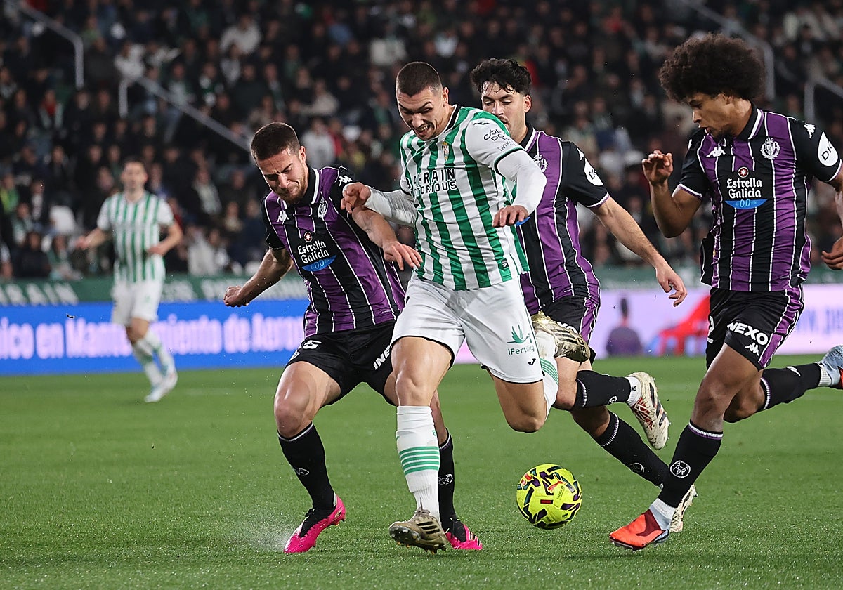 El Córdoba CF busca recuperar el olfato goleador de Adrián Fuentes