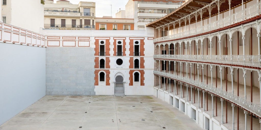 Interior del frontón Beti Jai restaurado en Madrid