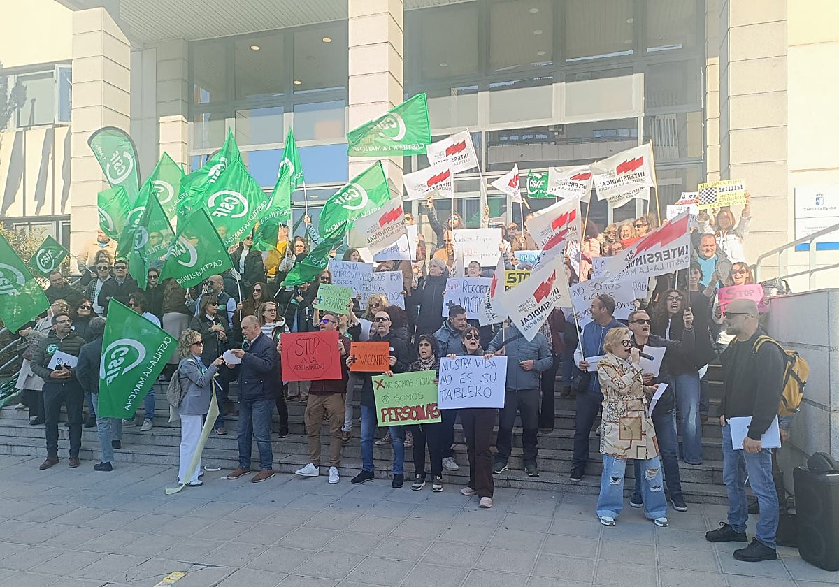 CSIF y STAS piden a la Junta que rectifique y oferte todas las plazas vacantes de la OPE 2023-2024