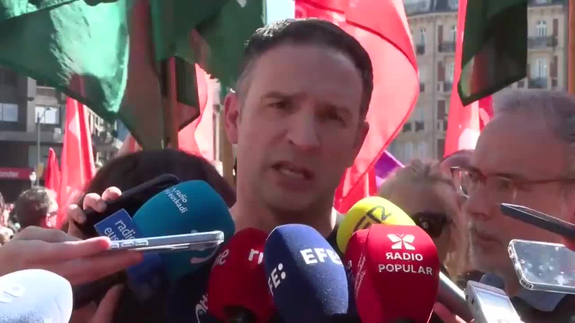 Miles de personas salen a la calle en Euskadi para reivindicar un ...