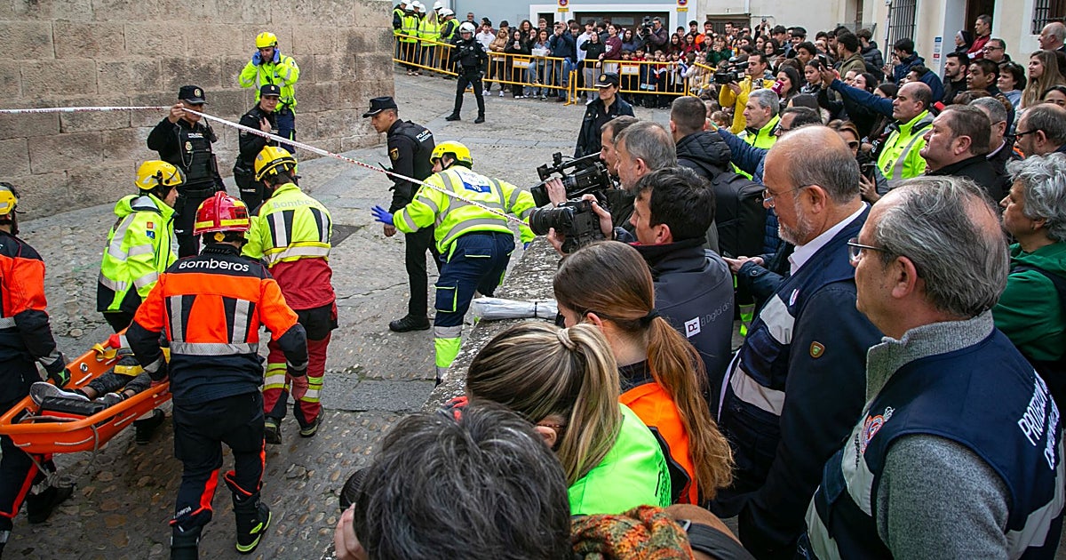 Unos 200 efectivos de emergencias participan en Cuenca en un simulacro por inundaciones