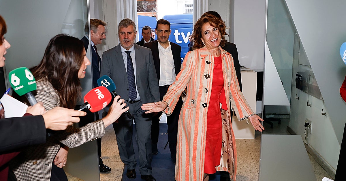 María Jesús Montero lanza el bulo del copago en Andalucía y avisa de que las elecciones serán un «referéndum» sobre la sanidad