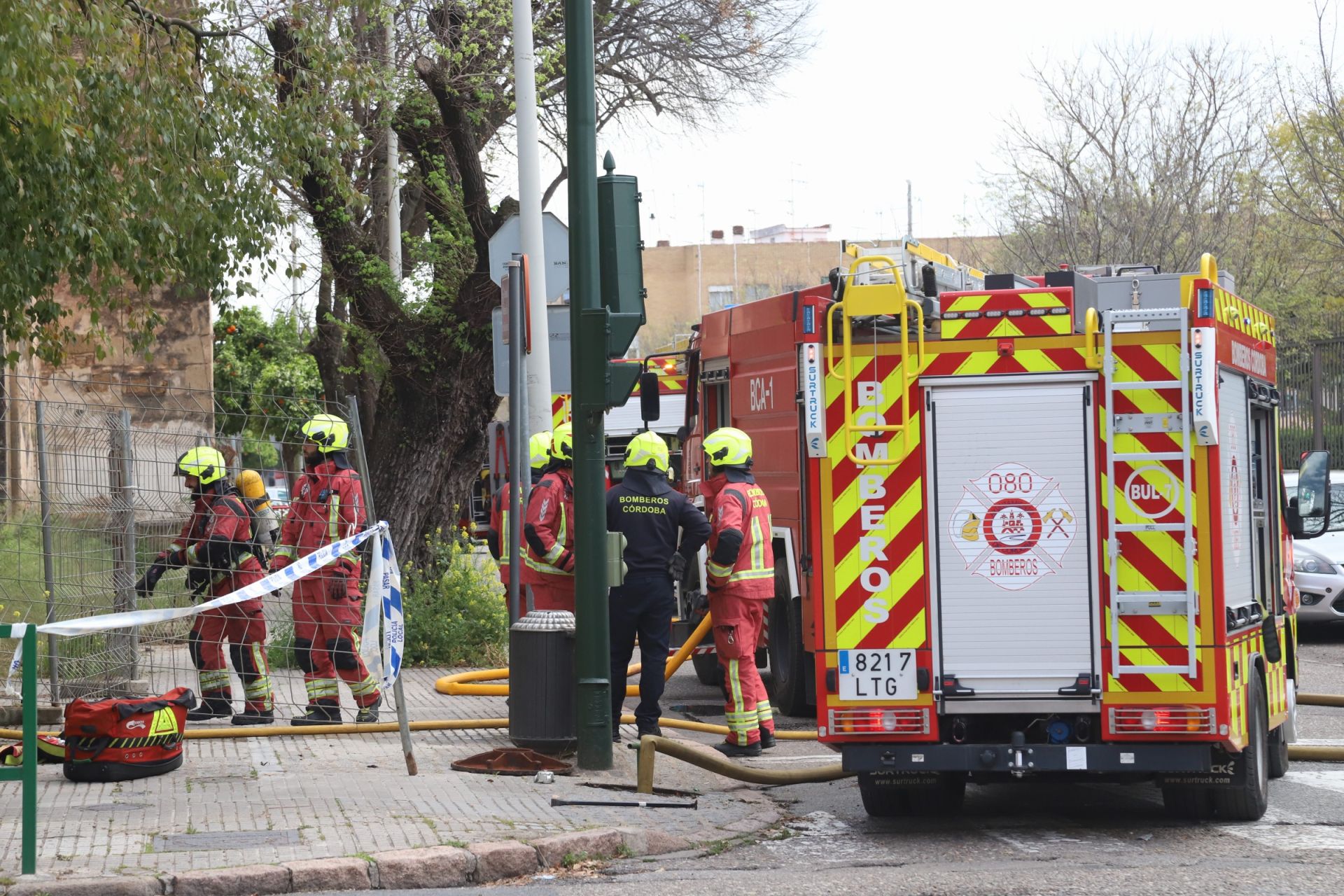 En imágenes, el incendio en la iglesia cerrada de Madre de Dios en Córdoba