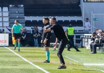 Ania y un Córdoba CF desaparecido: «No estamos compitiendo como se debe de competir»