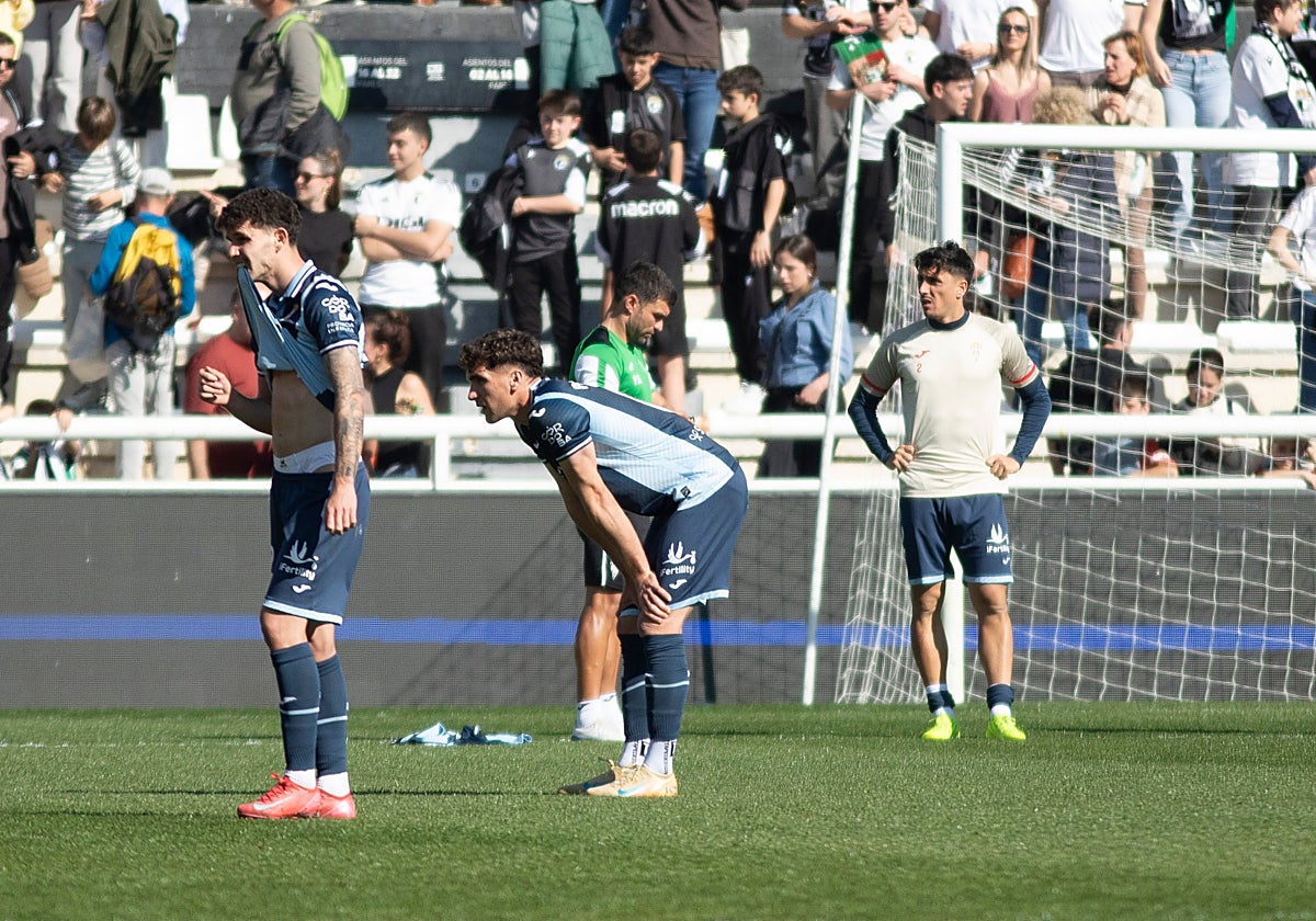 Las notas de los jugadores del Córdoba CF tras colapsar ante el Burgos
