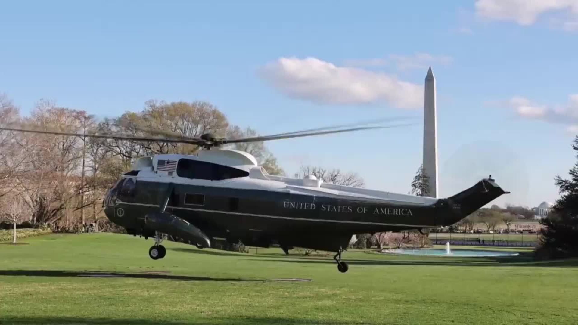 Imágenes del regreso de Trump a la Casa Blanca tras un evento en Memphis