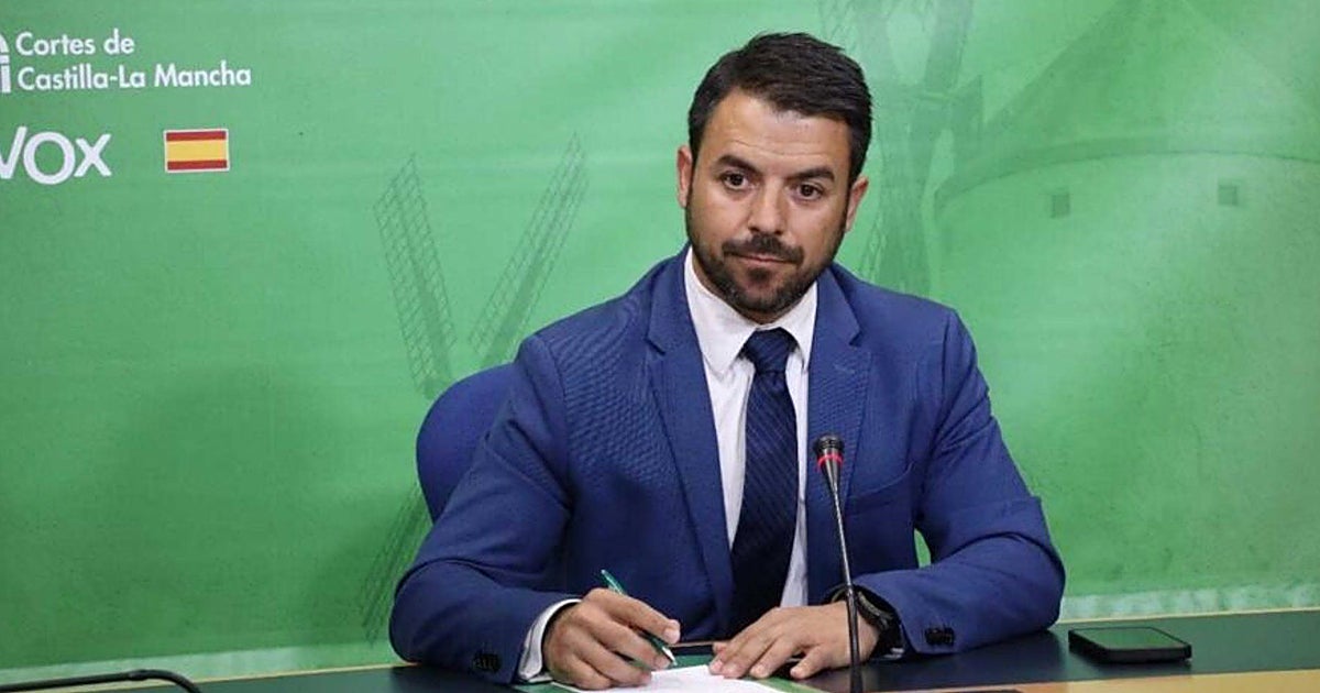 Vox acusa a Bellido de bloquear el informe sobre el coste de la inmigración en la región