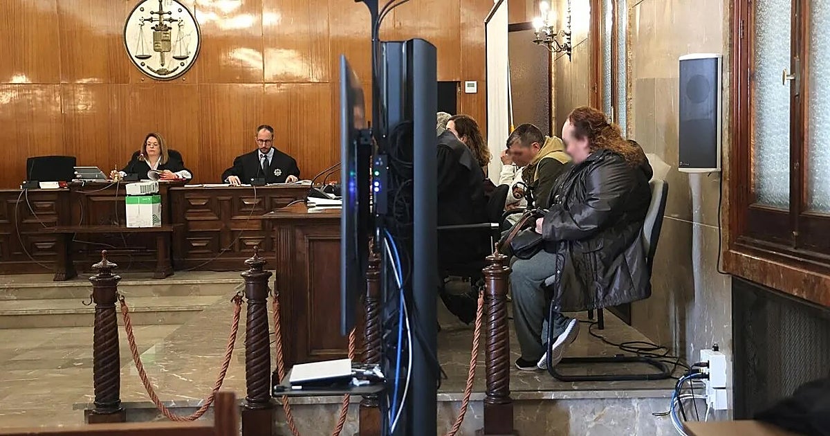 La acusada de arrojar a su bebé a un contenedor desaparece antes de conocer el veredicto