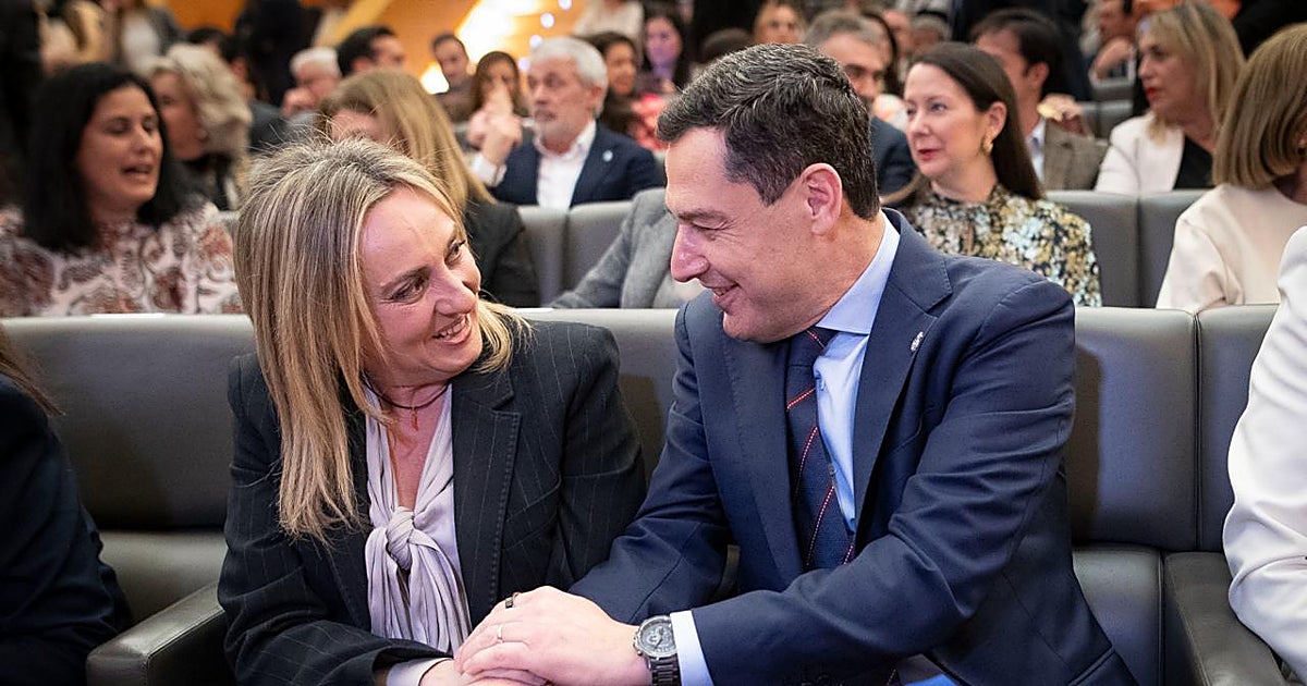 Juanma Moreno: «Azcón se ha equivocado y ha hecho lo correcto en esos casos, pedir disculpas»