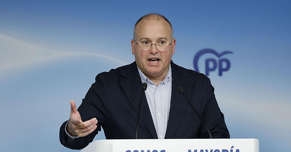 Tellado se desplaza a Extremadura en un intento de cerrar el acuerdo entre PP y Vox