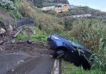 El colapso súbito de una ladera en San Mateo deja a varios vecinos incomunicados