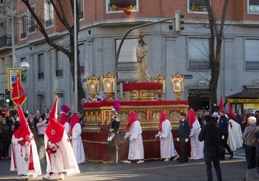 El entorno de iglesias emblemáticas de Madrid se peatonaliza para seguir las procesiones