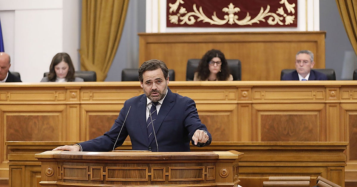 Núñez ofrece a Page apoyar su ley ómnibus si incluye la carrera profesional sanitaria y el concierto social