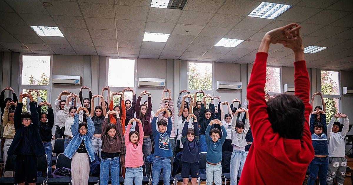 Los 'chicos del coro' que cantan en la ópera: «Todo lo aprenden de oído, aquí la disciplina es férrea»