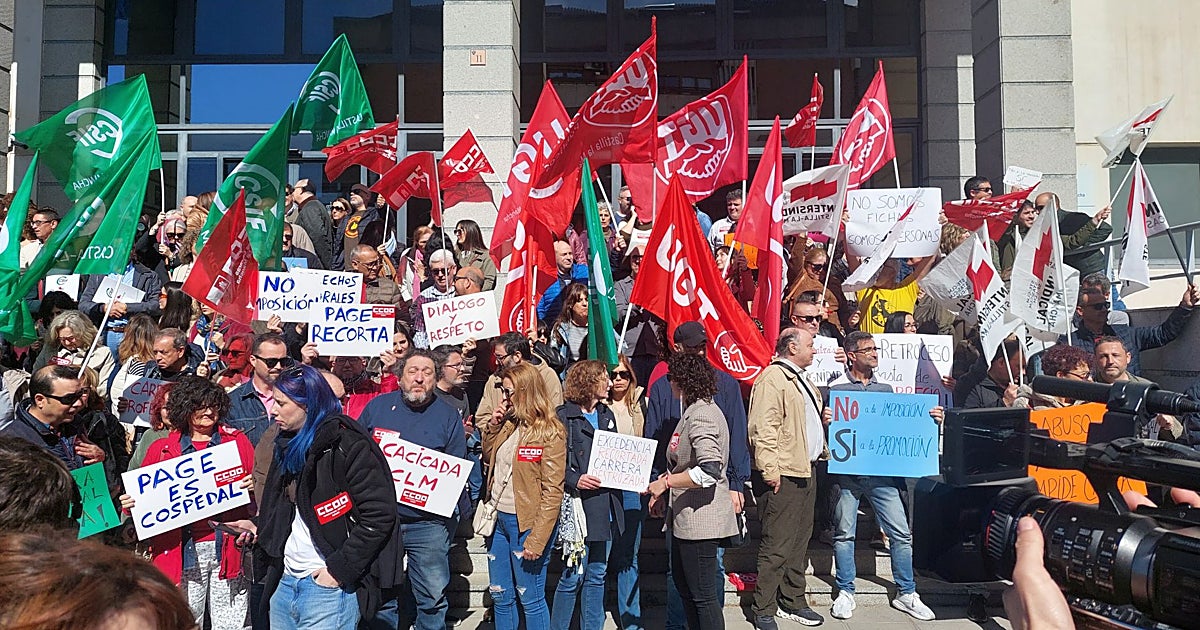 Los sindicatos se concentran en Toledo contra el recorte de Page a la promoción profesional