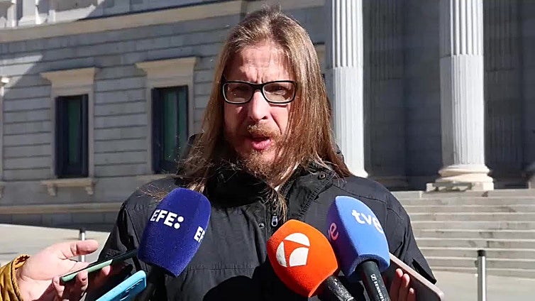 Pablo Fernández (Podemos) denuncia "brutalidad policial" contra Serigne  Mbaye