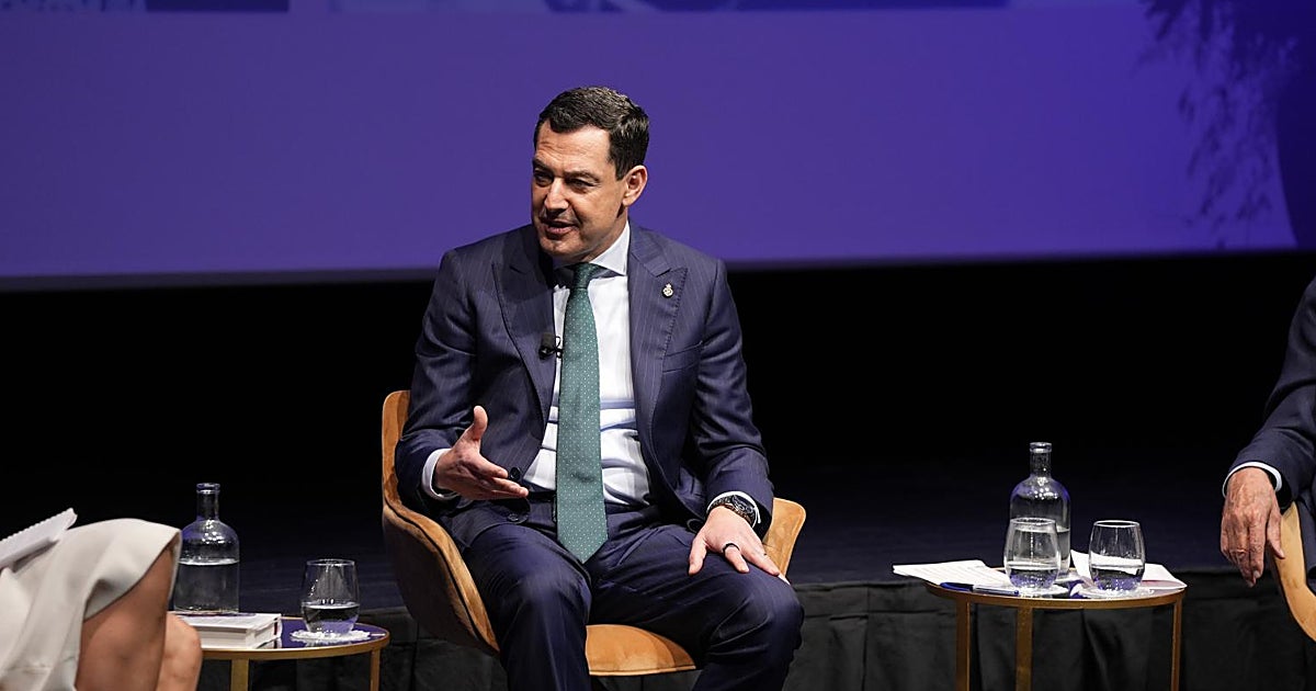 Juanma Moreno espera que el nuevo ministro de Hacienda sea más competente y presente los Presupuestos